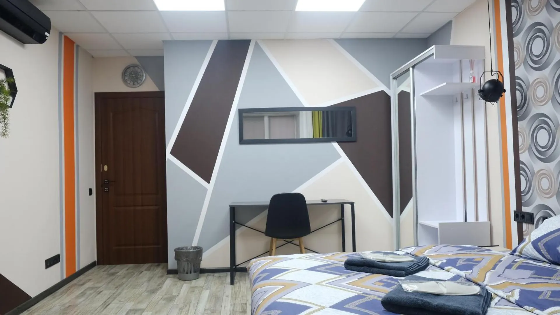 Hostel Uneed Rooms M1 Kyiv