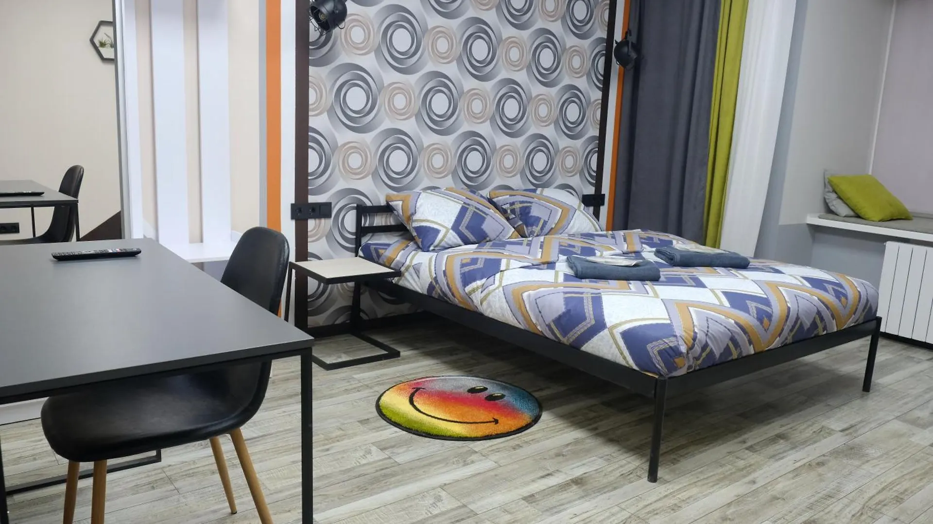 Uneed Rooms M1 Kyiv Hostel